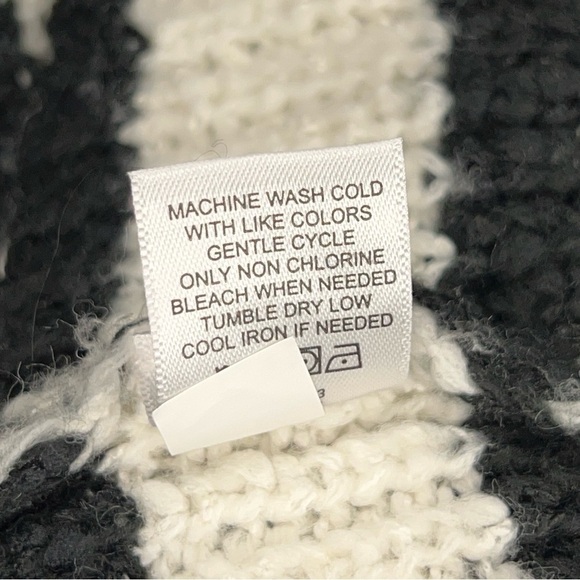 XL MAURICES BLACK WHITE STRIPED SWEATER LONG SLEEVE ROUND NECKLINE KNIT - Picture 12 of 12